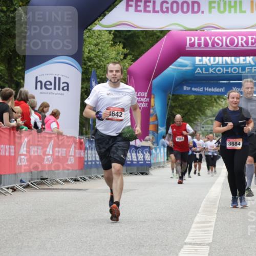 06.09.2026 - CURREX Alsterlauf Yannick Fuchs http://msf.ph/oto/10226612 06.09.2026 10:19:40 Ziel 2292, 2293, 3145, 3642, 4480, 5042, 5043, 5195, 5196, 5376, 5648 meine-sportfotos.de