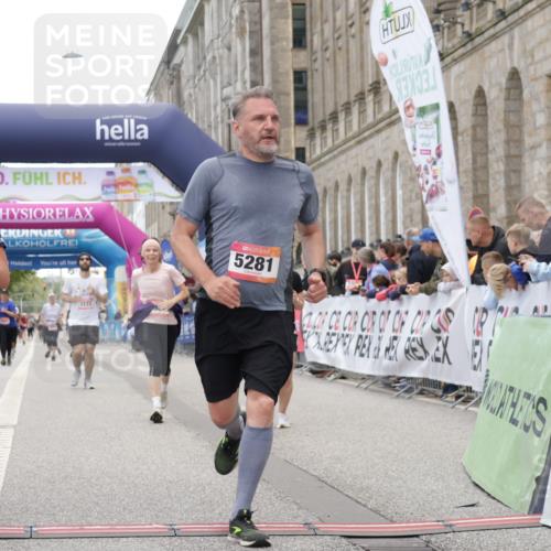 06.09.2026 - CURREX Alsterlauf Yannick Fuchs http://msf.ph/oto/10226625 06.09.2026 10:19:47 Ziel 3359, 3621, 3642, 3684, 4480, 5281 meine-sportfotos.de