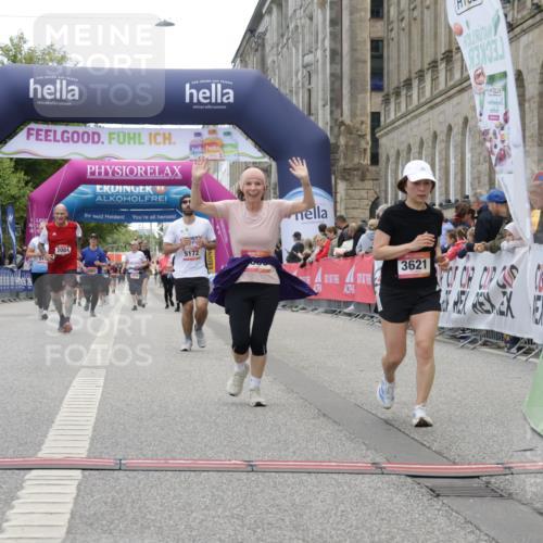 06.09.2026 - CURREX Alsterlauf Yannick Fuchs http://msf.ph/oto/10226631 06.09.2026 10:19:49 Ziel 3359, 3621, 3642, 3684, 5172, 5281 meine-sportfotos.de