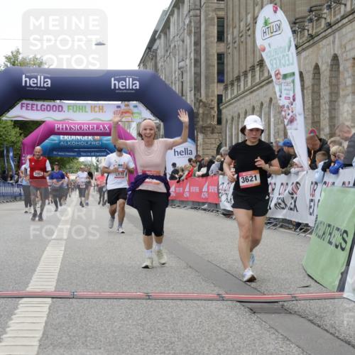 06.09.2026 - CURREX Alsterlauf Yannick Fuchs http://msf.ph/oto/10226633 06.09.2026 10:19:49 Ziel 3359, 3621, 3642, 3684, 5172, 5281 meine-sportfotos.de