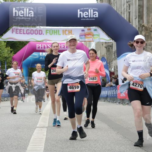 06.09.2026 - CURREX Alsterlauf Yannick Fuchs http://msf.ph/oto/10226666 06.09.2026 10:20:01 Ziel 2031, 2084, 2482, 2483, 3003, 3417, 4270, 4610, 4767, 5172, 5580, 5581 meine-sportfotos.de