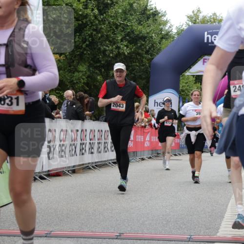 06.09.2026 - CURREX Alsterlauf Yannick Fuchs http://msf.ph/oto/10226673 06.09.2026 10:20:04 Ziel 2031, 2043, 2482, 2483, 3417, 3769, 3926, 4270, 4610, 4767, 5580, 5581 meine-sportfotos.de