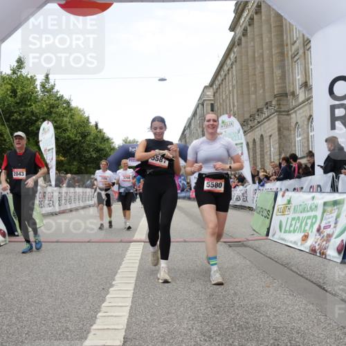 06.09.2026 - CURREX Alsterlauf Yannick Fuchs http://msf.ph/oto/10226685 06.09.2026 10:20:07 Ziel 2031, 2043, 2482, 2483, 3769, 3926, 4270, 4610, 4724, 4767, 5580, 5581 meine-sportfotos.de