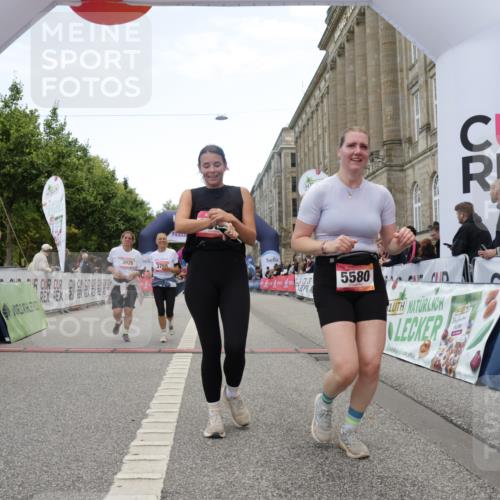 06.09.2026 - CURREX Alsterlauf Yannick Fuchs http://msf.ph/oto/10226687 06.09.2026 10:20:07 Ziel 2031, 2043, 2482, 2483, 3769, 3926, 4270, 4610, 4724, 4767, 5580, 5581 meine-sportfotos.de