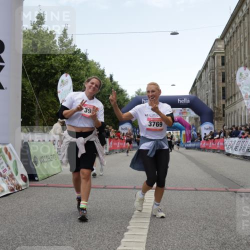 06.09.2026 - CURREX Alsterlauf Yannick Fuchs http://msf.ph/oto/10226696 06.09.2026 10:20:09 Ziel 2031, 2043, 2482, 2483, 3204, 3308, 3769, 3926, 4270, 4610, 4724, 5580, 5581 meine-sportfotos.de