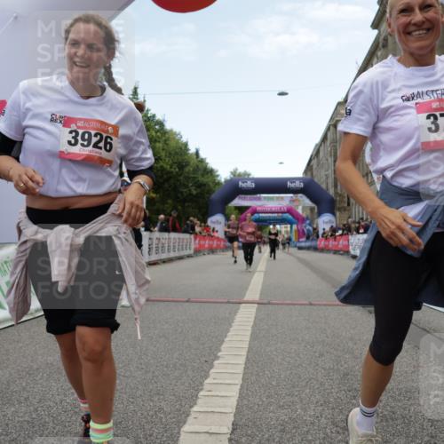 06.09.2026 - CURREX Alsterlauf Yannick Fuchs http://msf.ph/oto/10226704 06.09.2026 10:20:11 Ziel 2043, 2482, 2483, 3204, 3308, 3769, 3926, 4724, 5028, 5580, 5581 meine-sportfotos.de