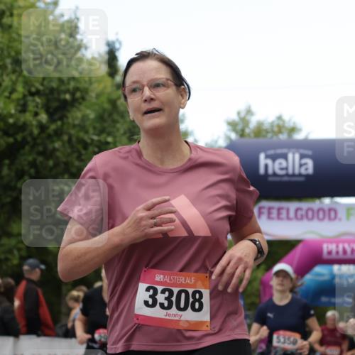 06.09.2026 - CURREX Alsterlauf Yannick Fuchs http://msf.ph/oto/10226716 06.09.2026 10:20:15 Ziel 2995, 3204, 3308, 3769, 3926, 4724, 5028, 5350 meine-sportfotos.de