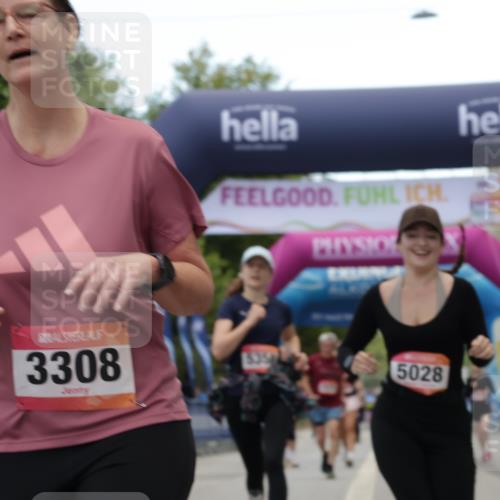 06.09.2026 - CURREX Alsterlauf Yannick Fuchs http://msf.ph/oto/10226717 06.09.2026 10:20:15 Ziel 2995, 3204, 3308, 3769, 3926, 4724, 5028, 5350 meine-sportfotos.de