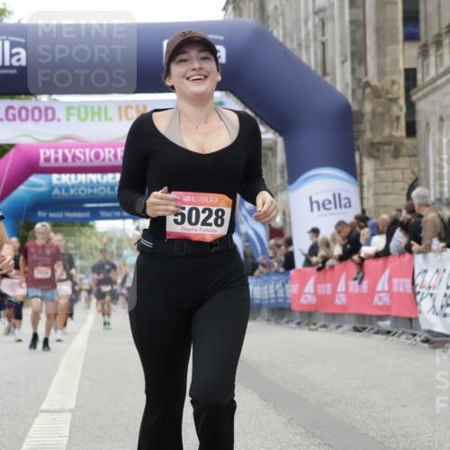 06.09.2026 - CURREX Alsterlauf Yannick Fuchs http://msf.ph/oto/10226718 06.09.2026 10:20:16 Ziel 2995, 3204, 3308, 4724, 5028, 5350 meine-sportfotos.de