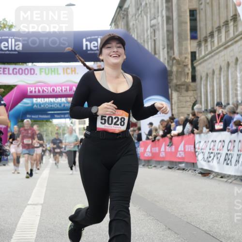 06.09.2026 - CURREX Alsterlauf Yannick Fuchs http://msf.ph/oto/10226719 06.09.2026 10:20:16 Ziel 2995, 3204, 3308, 4724, 5028, 5350 meine-sportfotos.de