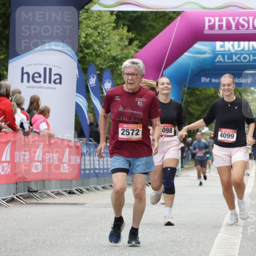 06.09.2026 - CURREX Alsterlauf Yannick Fuchs http://msf.ph/oto/10226734 06.09.2026 10:20:20 Ziel 2366, 2572, 2995, 3204, 3308, 5028, 5350 meine-sportfotos.de