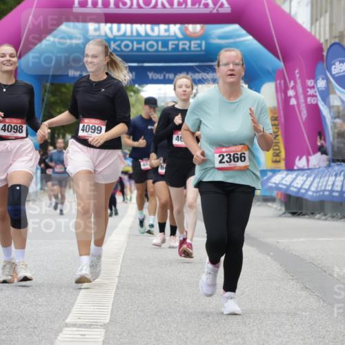 06.09.2026 - CURREX Alsterlauf Yannick Fuchs http://msf.ph/oto/10226739 06.09.2026 10:20:21 Ziel 2366, 2572, 2995, 3204, 3308, 4098, 4099, 5028, 5350 meine-sportfotos.de