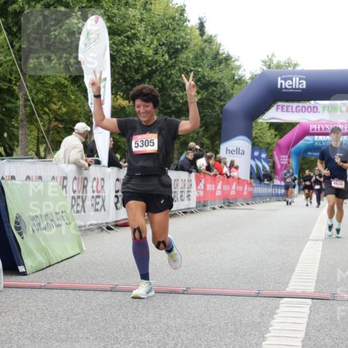 06.09.2026 - CURREX Alsterlauf Yannick Fuchs http://msf.ph/oto/10226779 06.09.2026 10:20:31 Ziel 2366, 2572, 3026, 4098, 4099, 4609, 4635, 5305, 6413 meine-sportfotos.de