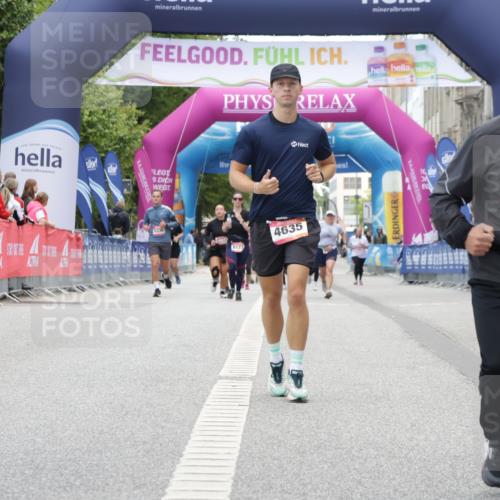 06.09.2026 - CURREX Alsterlauf Yannick Fuchs http://msf.ph/oto/10226783 06.09.2026 10:20:33 Ziel 3026, 4098, 4099, 4609, 4635, 5305, 6413 meine-sportfotos.de