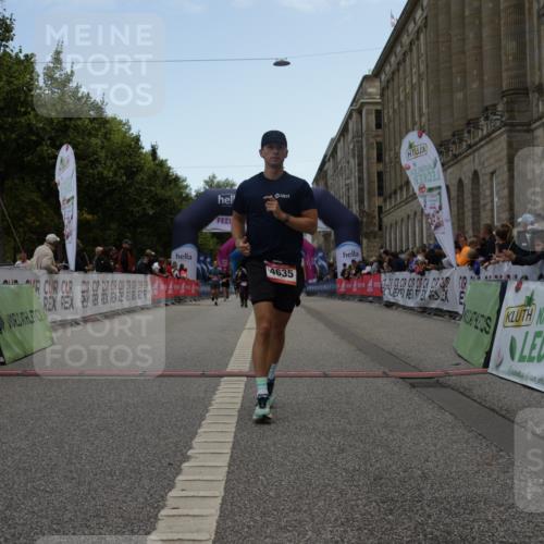 06.09.2026 - CURREX Alsterlauf Yannick Fuchs http://msf.ph/oto/10226793 06.09.2026 10:20:36 Ziel 3026, 4635, 5305, 6413 meine-sportfotos.de
