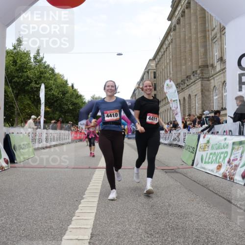 06.09.2026 - CURREX Alsterlauf Yannick Fuchs http://msf.ph/oto/10226845 06.09.2026 10:20:52 Ziel 2146, 2182, 4171, 4410, 4411, 4666, 5180, 5336, 5337, 6177 meine-sportfotos.de