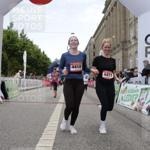 06.09.2026 - CURREX Alsterlauf Yannick Fuchs http://msf.ph/oto/10226848 06.09.2026 10:20:52 Ziel 2146, 2182, 4171, 4410, 4411, 4666, 5180, 5336, 5337, 6177 meine-sportfotos.de
