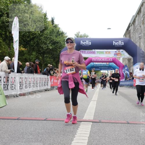 06.09.2026 - CURREX Alsterlauf Yannick Fuchs http://msf.ph/oto/10226854 06.09.2026 10:20:54 Ziel 2146, 2182, 2885, 4410, 4411, 4666, 5180 meine-sportfotos.de