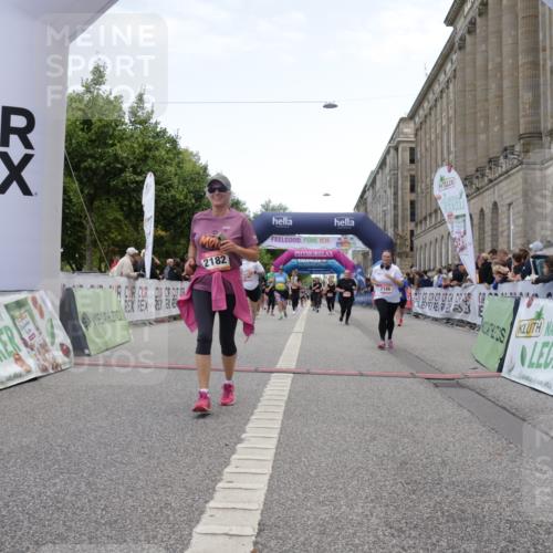 06.09.2026 - CURREX Alsterlauf Yannick Fuchs http://msf.ph/oto/10226859 06.09.2026 10:20:54 Ziel 2146, 2182, 2885, 4410, 4411, 4666, 5180 meine-sportfotos.de
