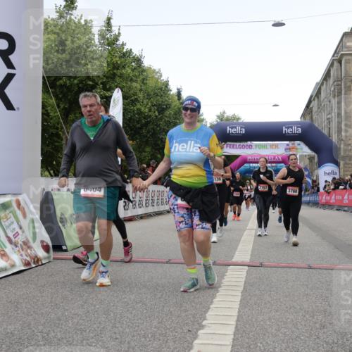 06.09.2026 - CURREX Alsterlauf Yannick Fuchs http://msf.ph/oto/10226883 06.09.2026 10:21:02 Ziel 2146, 2754, 2755, 2757, 2885, 3495, 4436, 5136, 5180, 5806, 6403, 6404 meine-sportfotos.de
