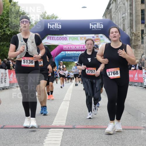 06.09.2026 - CURREX Alsterlauf Yannick Fuchs http://msf.ph/oto/10226891 06.09.2026 10:21:04 Ziel 2754, 2755, 2757, 2885, 3495, 4436, 4562, 5136, 5180, 5806, 6403, 6404 meine-sportfotos.de