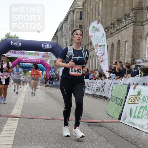 06.09.2026 - CURREX Alsterlauf Yannick Fuchs http://msf.ph/oto/10226916 06.09.2026 10:21:10 Ziel 2754, 2755, 2757, 3406, 3495, 3579, 4436, 4562, 4934, 5136, 5562, 5824, 8255 meine-sportfotos.de
