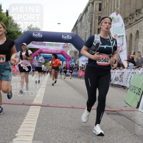 06.09.2026 - CURREX Alsterlauf Yannick Fuchs http://msf.ph/oto/10226917 06.09.2026 10:21:10 Ziel 2754, 2755, 2757, 3406, 3495, 3579, 4436, 4562, 4934, 5136, 5562, 5824, 8255 meine-sportfotos.de