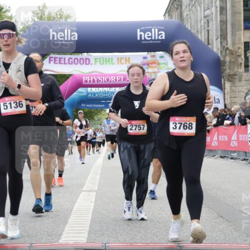 06.09.2026 - CURREX Alsterlauf Yannick Fuchs http://msf.ph/oto/10226924 06.09.2026 10:21:03 Ziel 2146, 2754, 2755, 2757, 2885, 3495, 4436, 4562, 5136, 5180, 5806, 6403, 6404 meine-sportfotos.de