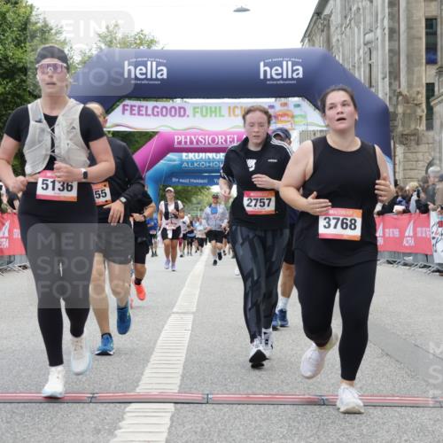 06.09.2026 - CURREX Alsterlauf Yannick Fuchs http://msf.ph/oto/10226925 06.09.2026 10:21:03 Ziel 2146, 2754, 2755, 2757, 2885, 3495, 4436, 4562, 5136, 5180, 5806, 6403, 6404 meine-sportfotos.de
