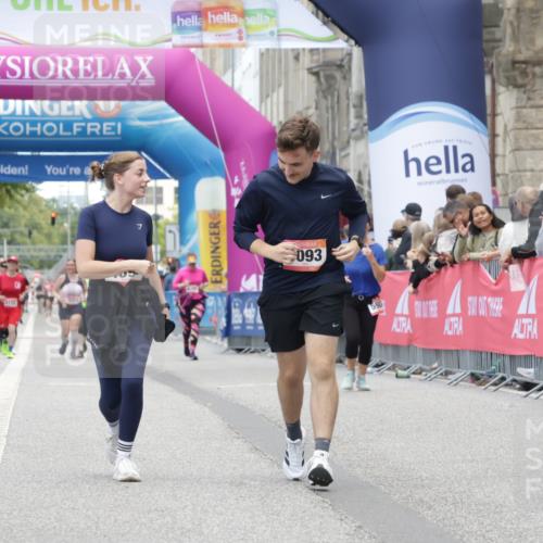06.09.2026 - CURREX Alsterlauf Yannick Fuchs http://msf.ph/oto/10226929 06.09.2026 10:23:07 Ziel 2987, 3275, 4093, 4094, 6225 meine-sportfotos.de