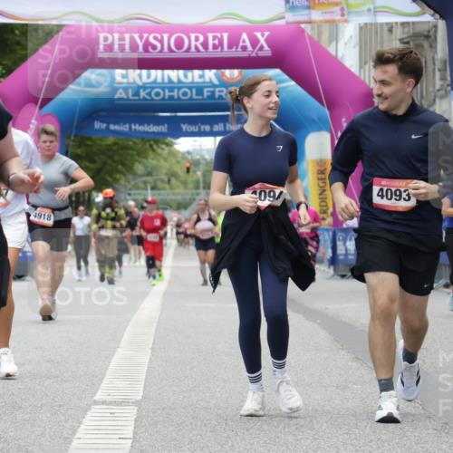 06.09.2026 - CURREX Alsterlauf Yannick Fuchs http://msf.ph/oto/10226933 06.09.2026 10:23:08 Ziel 2987, 4093, 4094, 6225, 6387 meine-sportfotos.de