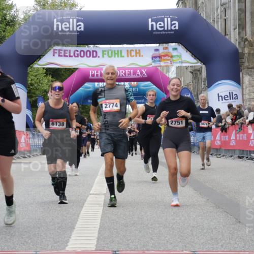 06.09.2026 - CURREX Alsterlauf Yannick Fuchs http://msf.ph/oto/10226940 06.09.2026 10:22:42 Ziel 2751, 2774, 4903, 5289, 5358, 5563, 8119 meine-sportfotos.de