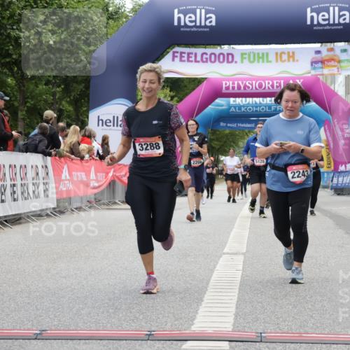 06.09.2026 - CURREX Alsterlauf Yannick Fuchs http://msf.ph/oto/10226958 06.09.2026 10:22:50 Ziel 2243, 2751, 2774, 3288, 3372, 5289, 5358, 6489, 8074, 8119 meine-sportfotos.de