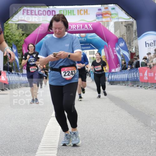 06.09.2026 - CURREX Alsterlauf Yannick Fuchs http://msf.ph/oto/10226961 06.09.2026 10:22:51 Ziel 2243, 2751, 2774, 3288, 3372, 5289, 6489, 8074, 8119 meine-sportfotos.de