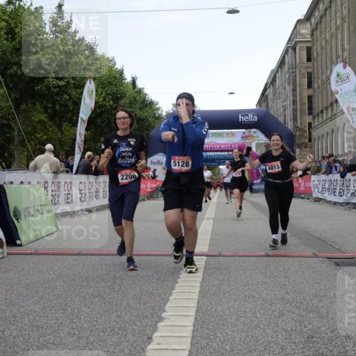 06.09.2026 - CURREX Alsterlauf Yannick Fuchs http://msf.ph/oto/10226971 06.09.2026 10:22:58 Ziel 2206, 2243, 2490, 3275, 3288, 4813, 5128 meine-sportfotos.de