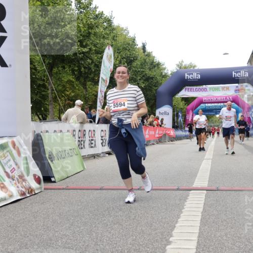 06.09.2026 - CURREX Alsterlauf Yannick Fuchs http://msf.ph/oto/10226982 06.09.2026 10:23:01 Ziel 2206, 2490, 3275, 4813, 5128, 6225 meine-sportfotos.de