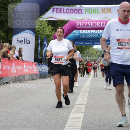 06.09.2026 - CURREX Alsterlauf Yannick Fuchs http://msf.ph/oto/10226991 06.09.2026 10:23:03 Ziel 2206, 2490, 2987, 3275, 4813, 5128, 6225 meine-sportfotos.de