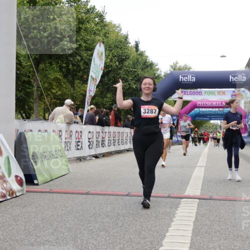 06.09.2026 - CURREX Alsterlauf Yannick Fuchs http://msf.ph/oto/10227003 06.09.2026 10:23:09 Ziel 2987, 4093, 4094, 6225, 6387 meine-sportfotos.de