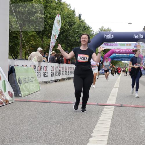 06.09.2026 - CURREX Alsterlauf Yannick Fuchs http://msf.ph/oto/10227004 06.09.2026 10:23:09 Ziel 2987, 4093, 4094, 6225, 6387 meine-sportfotos.de