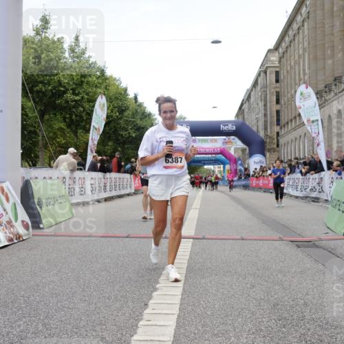 06.09.2026 - CURREX Alsterlauf Yannick Fuchs http://msf.ph/oto/10227017 06.09.2026 10:23:14 Ziel 2945, 2987, 4093, 4094, 4918, 5980, 6387 meine-sportfotos.de