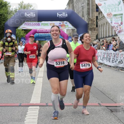 06.09.2026 - CURREX Alsterlauf Yannick Fuchs http://msf.ph/oto/10227038 06.09.2026 10:23:29 Ziel 2593, 3118, 3305, 4122, 5479, 5754 meine-sportfotos.de