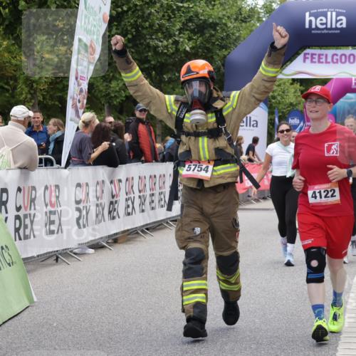 06.09.2026 - CURREX Alsterlauf Yannick Fuchs http://msf.ph/oto/10227041 06.09.2026 10:23:30 Ziel 2591, 2592, 2593, 3118, 3305, 4122, 5479, 5754 meine-sportfotos.de