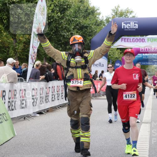 06.09.2026 - CURREX Alsterlauf Yannick Fuchs http://msf.ph/oto/10227043 06.09.2026 10:23:30 Ziel 2591, 2592, 2593, 3118, 3305, 4122, 5479, 5754 meine-sportfotos.de