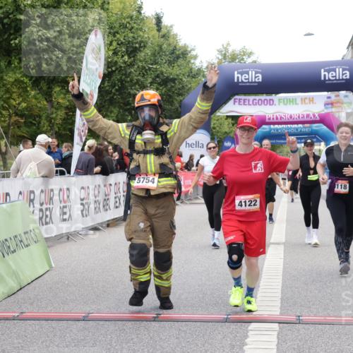 06.09.2026 - CURREX Alsterlauf Yannick Fuchs http://msf.ph/oto/10227045 06.09.2026 10:23:31 Ziel 2591, 2592, 2593, 2939, 3118, 4122, 4303, 5479, 5754 meine-sportfotos.de