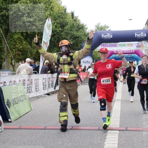 06.09.2026 - CURREX Alsterlauf Yannick Fuchs http://msf.ph/oto/10227046 06.09.2026 10:23:31 Ziel 2591, 2592, 2593, 2939, 3118, 4122, 4303, 5479, 5754 meine-sportfotos.de
