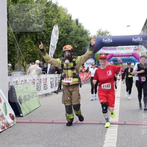 06.09.2026 - CURREX Alsterlauf Yannick Fuchs http://msf.ph/oto/10227047 06.09.2026 10:23:31 Ziel 2591, 2592, 2593, 2939, 3118, 4122, 4303, 5479, 5754 meine-sportfotos.de