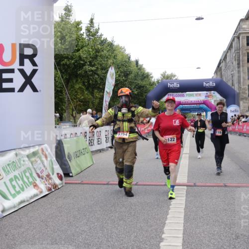 06.09.2026 - CURREX Alsterlauf Yannick Fuchs http://msf.ph/oto/10227049 06.09.2026 10:23:31 Ziel 2591, 2592, 2593, 2939, 3118, 4122, 4303, 5479, 5754 meine-sportfotos.de