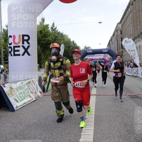 06.09.2026 - CURREX Alsterlauf Yannick Fuchs http://msf.ph/oto/10227055 06.09.2026 10:23:32 Ziel 2591, 2592, 2593, 2939, 3118, 4122, 4303, 5479, 5754 meine-sportfotos.de