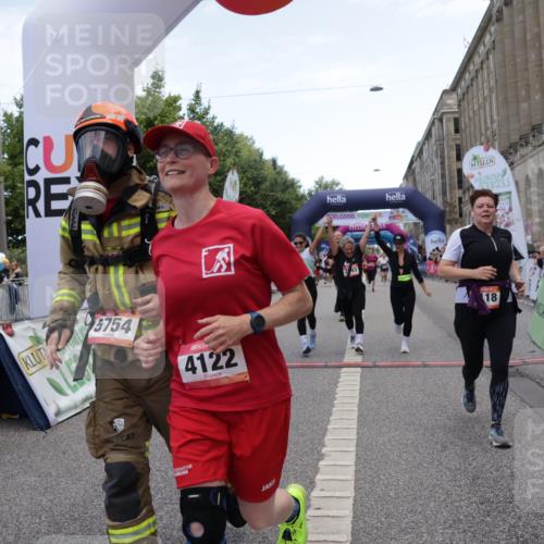 06.09.2026 - CURREX Alsterlauf Yannick Fuchs http://msf.ph/oto/10227058 06.09.2026 10:23:33 Ziel 2591, 2592, 2593, 2939, 3118, 4122, 4303, 5479, 5754 meine-sportfotos.de