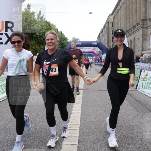 06.09.2026 - CURREX Alsterlauf Yannick Fuchs http://msf.ph/oto/10227071 06.09.2026 10:23:36 Ziel 2591, 2592, 2593, 2939, 3118, 3424, 4122, 4303, 4659, 5479, 5754, 8144 meine-sportfotos.de